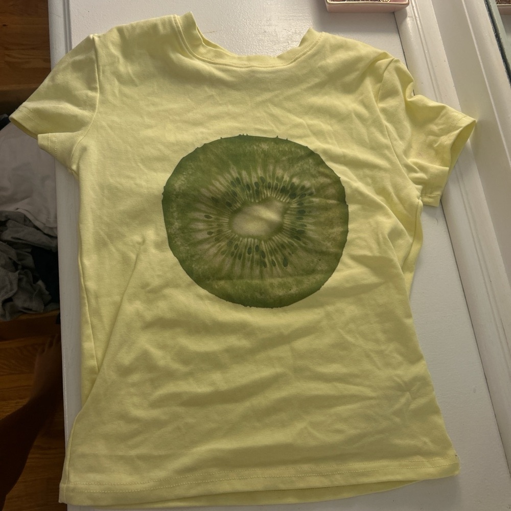 Edikted Yellow Kiwi Print Tee